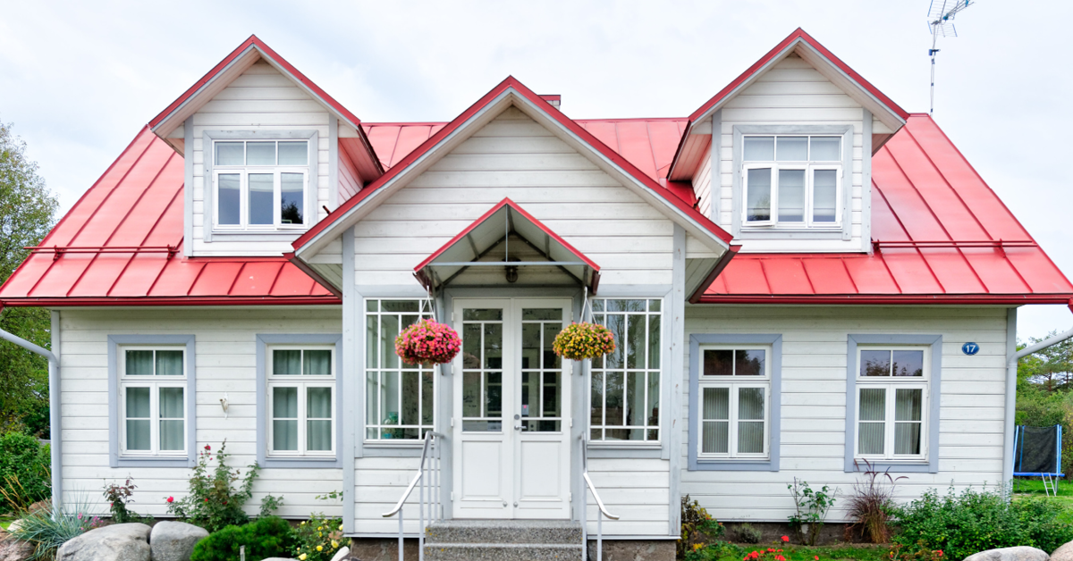 Can Power Washing Damage Vinyl Siding?